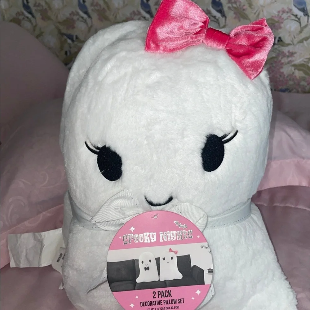 👻🎀ghost pillow with pink bow 🎀👻 - Picture 2 of 4